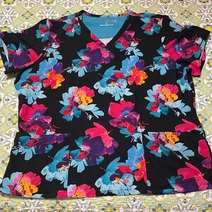 Easy stretch XL Floral V-Neck Women's Top NWOT